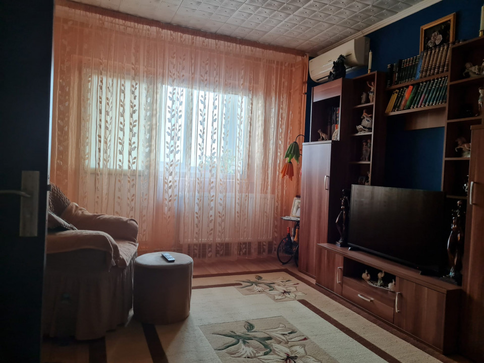 Apartament 4 camere, centrala proprie