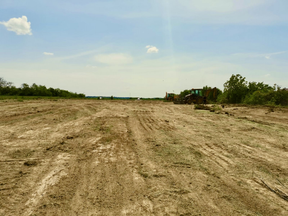 Teren in Butimanu cu Deschidere la Lac-Jud. Dambovita