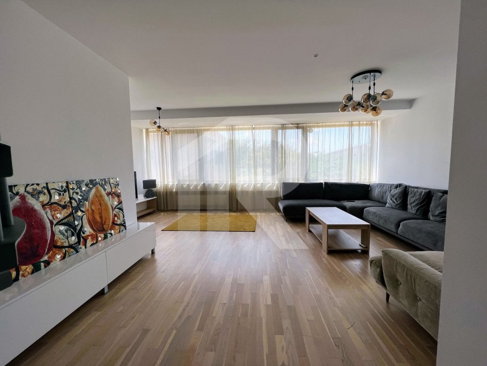 Penthouse tip duplex Pipera, 2 locuri de parcare, 5 camere, terasa 40 mp