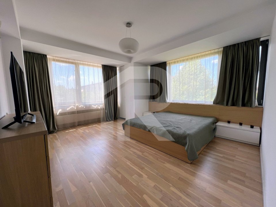 Penthouse tip duplex Pipera, 2 locuri de parcare, 5 camere, terasa 40 mp