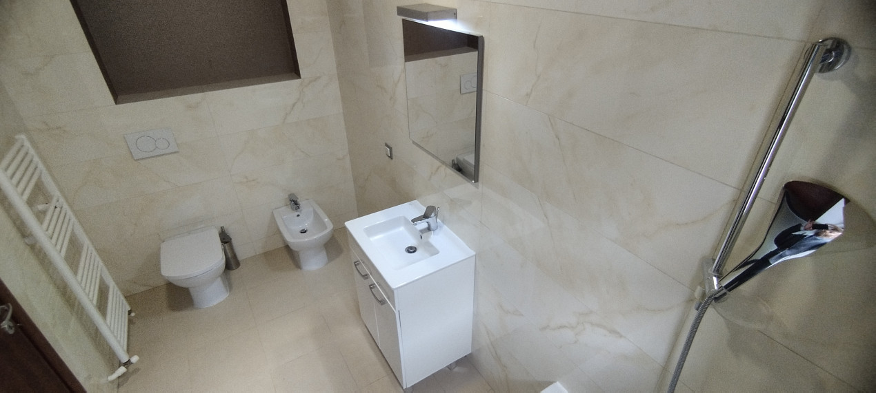 Inchiriere apartament lux 3 camere+2 locuri parcare subterane Laguna Residence