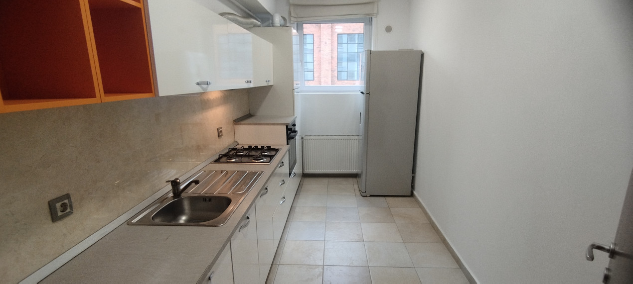 Inchiriere apartament lux 3 camere+2 locuri parcare subterane Laguna Residence