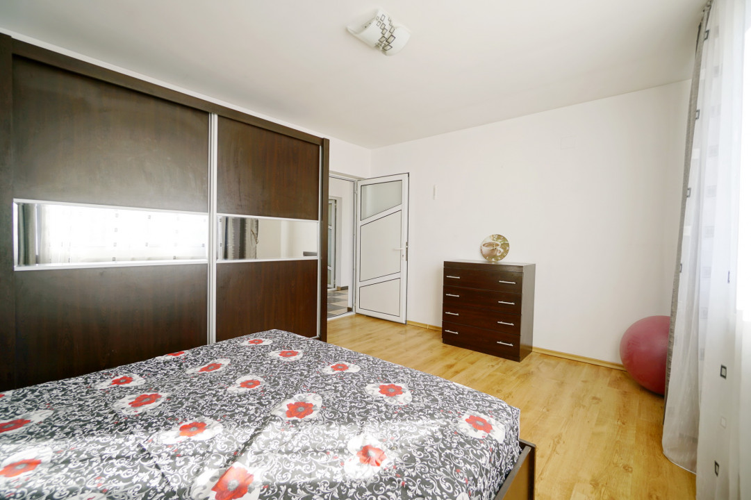 Apartament in Vila+Teren 350 mp Crevedia