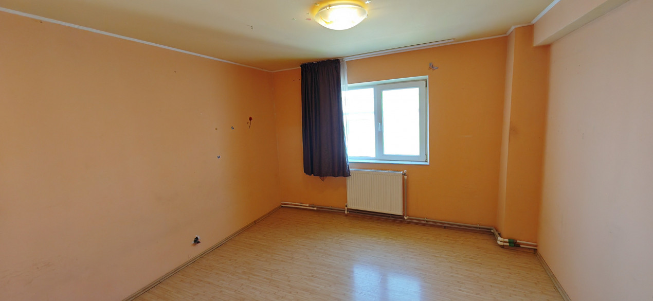 Apartament 4 camere 98 mp com.1 Decembrie