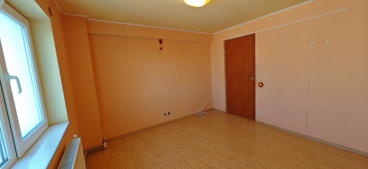 Apartament 4 camere 98 mp com.1 Decembrie