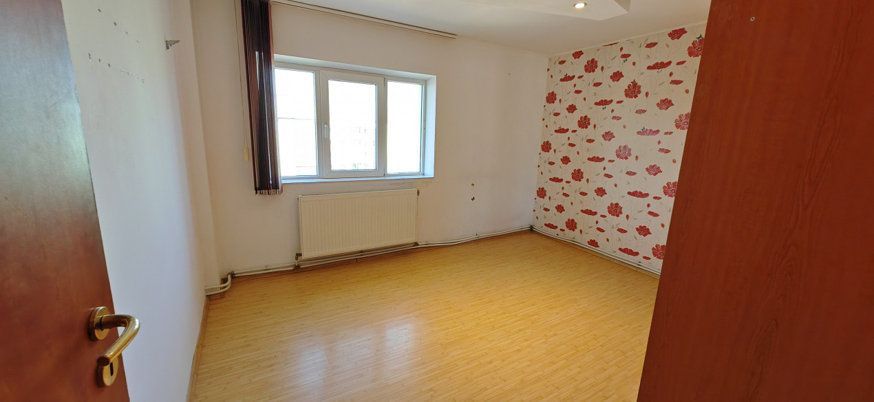 Apartament 4 camere 98 mp com.1 Decembrie