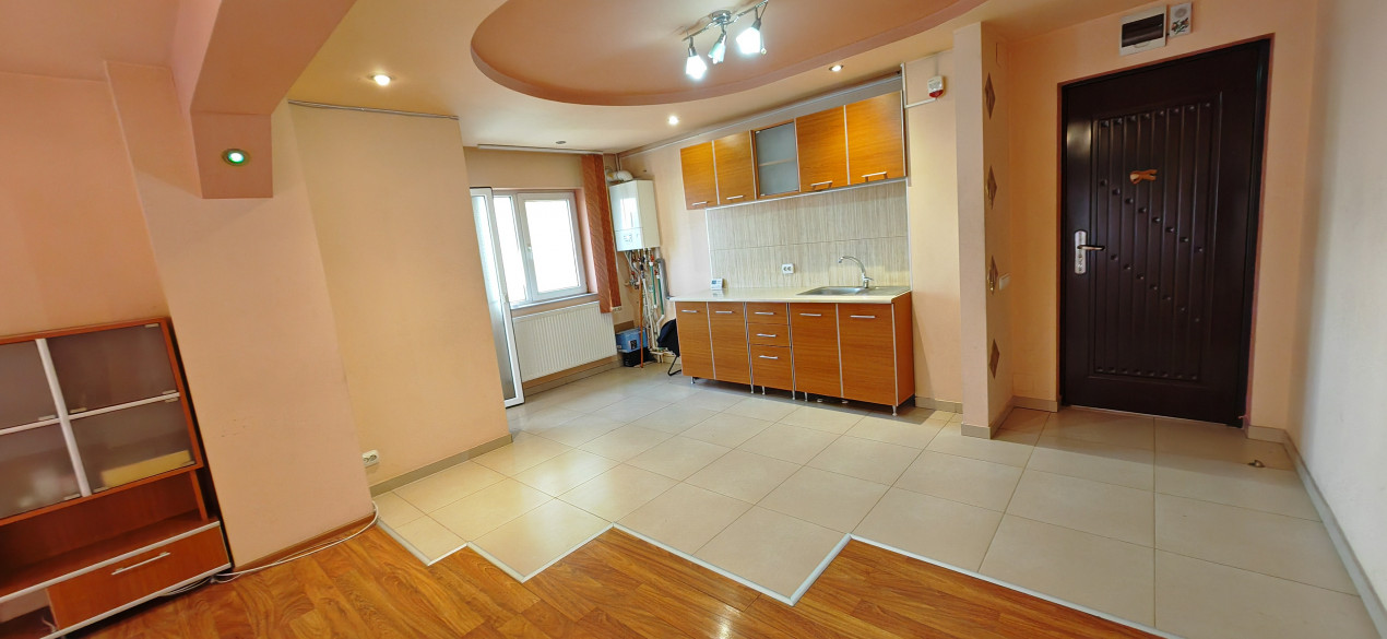 Apartament 4 camere 98 mp com.1 Decembrie