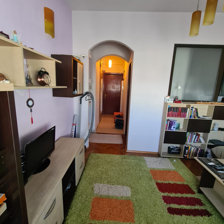 SUPER OCAZIE SE VINDE APARTAMENT IN ZONA ROMANA