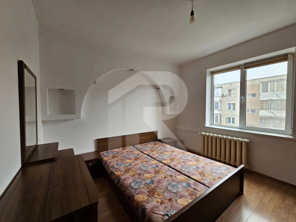 Apartament deosebit, 3 camere, 2 bai, spatios si luminos, etaj intermediar