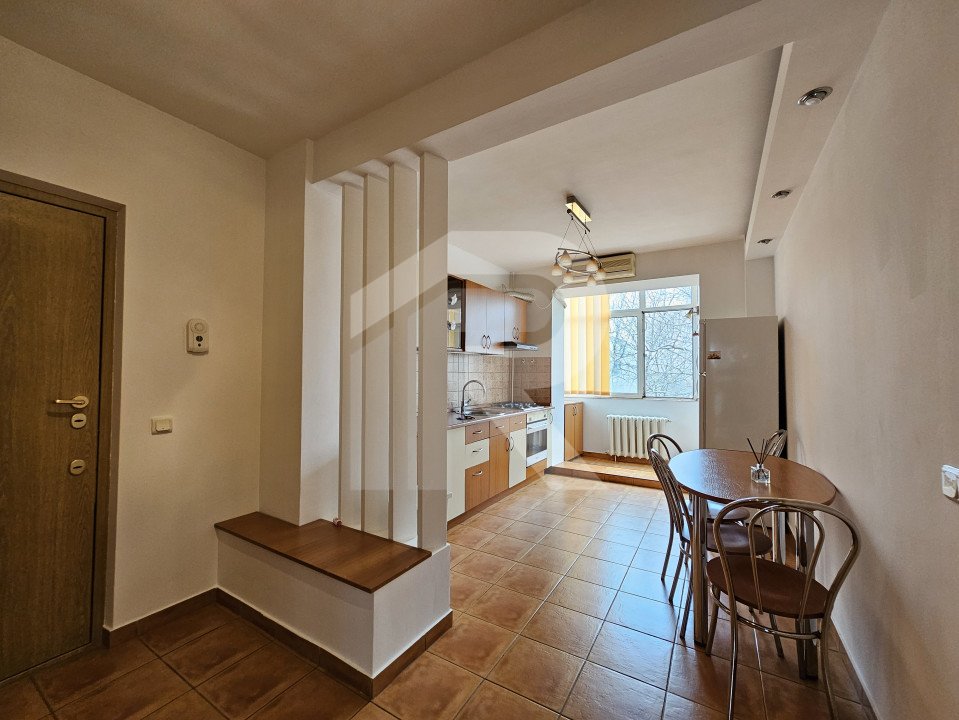 Apartament deosebit, 3 camere, 2 bai, spatios si luminos, etaj intermediar