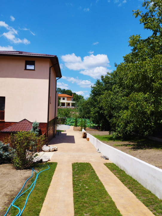 SUPER OCAZIE SE VINDE VILA IN SNAGOV CU DESCHIDERE LA LAC