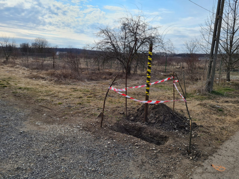 SUPER OCAZIE SE VINDE TEREN IN ZONA SNAGOV LANGA LAC