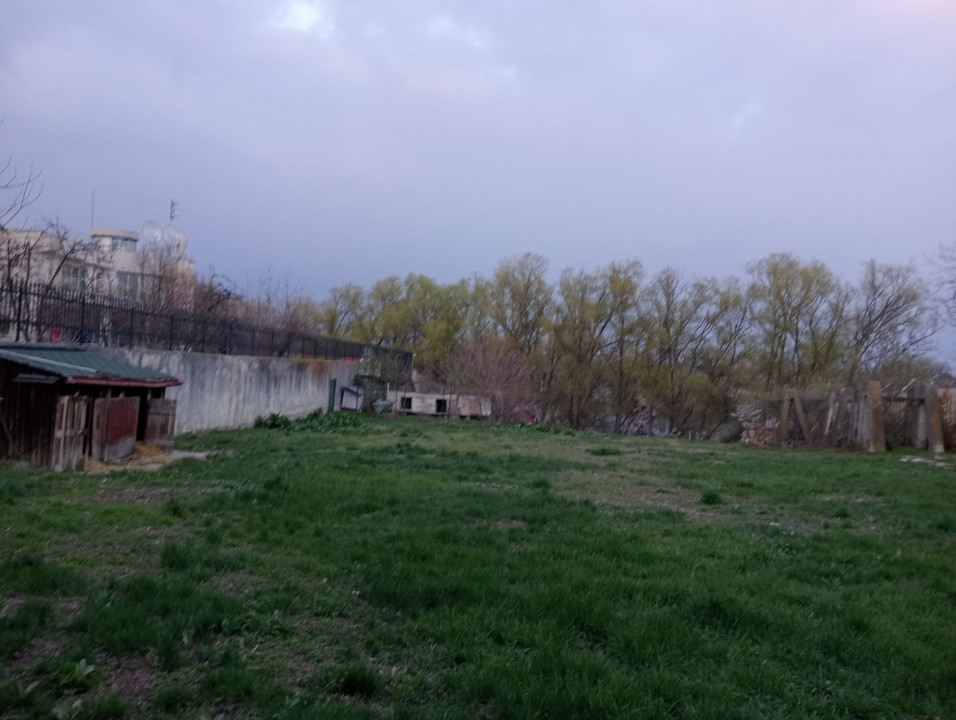 SUPER OCAZIE SE VINDE TEREN IN ZONA STARULESTI LANGA UN CARTIER DE VILE 